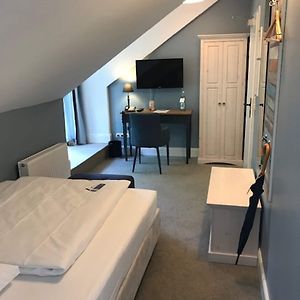 Small Queen Room