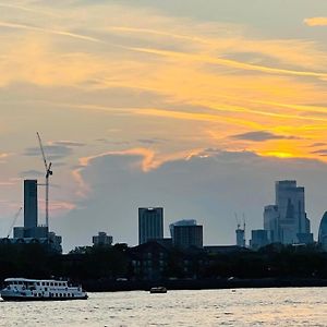 Riverside Premium Double Room Garden View E14
