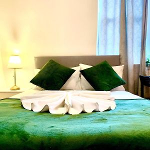 Aldgate East B&B
